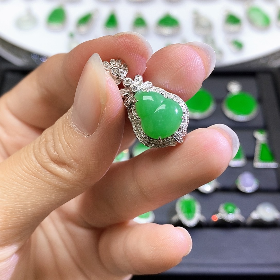 翡翠18K金镶嵌吊坠(不含链)