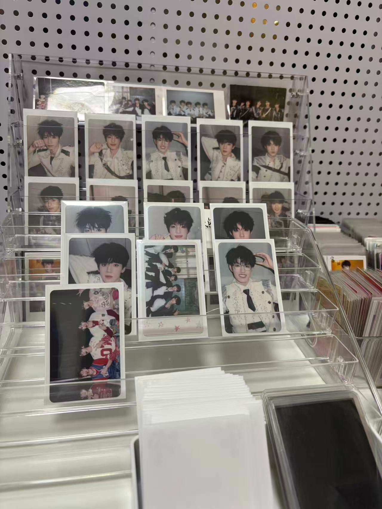 【TOP对对碰】TOP登陆少年团官周小卡对碰 官周正品