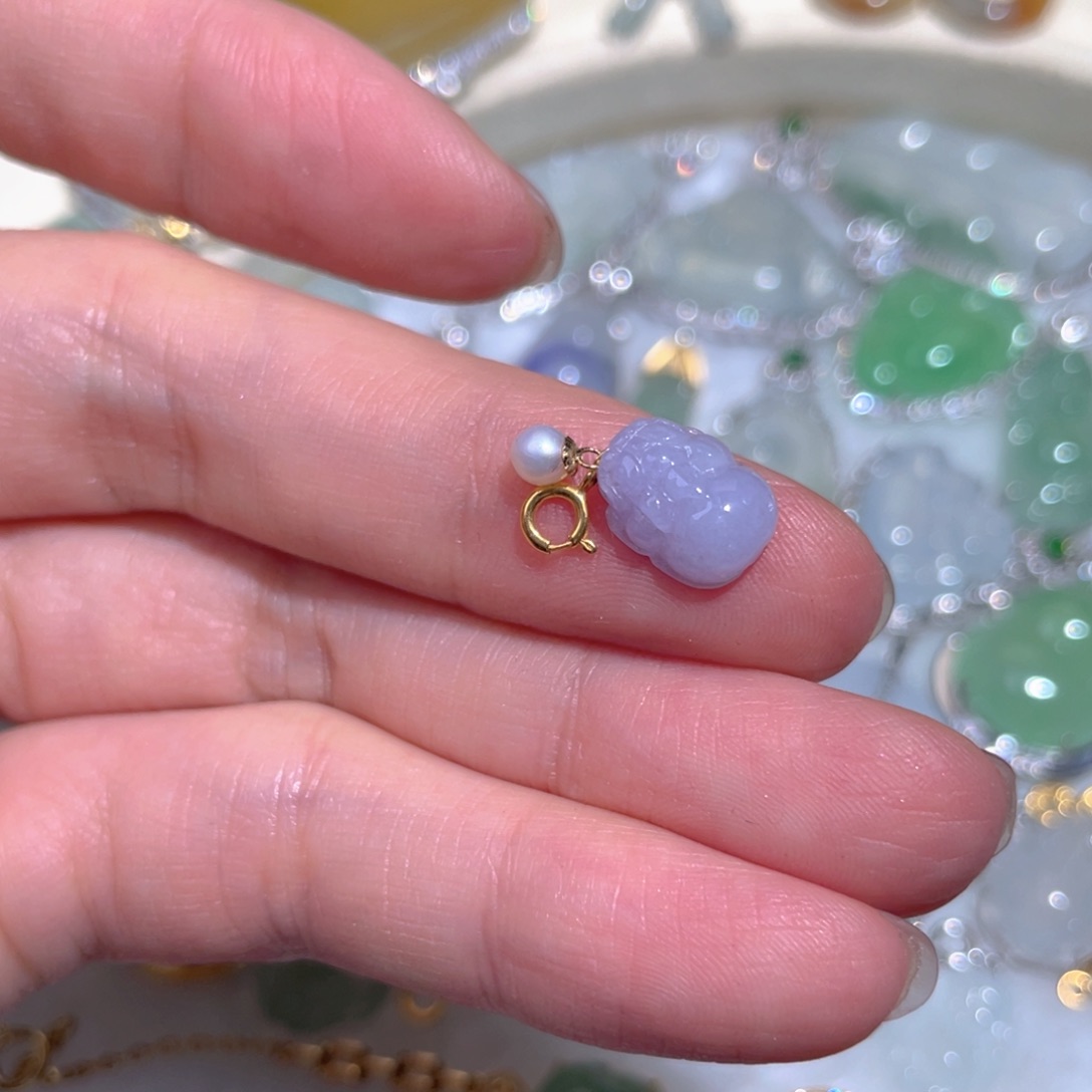 翡翠颈饰18K金镶嵌翡翠