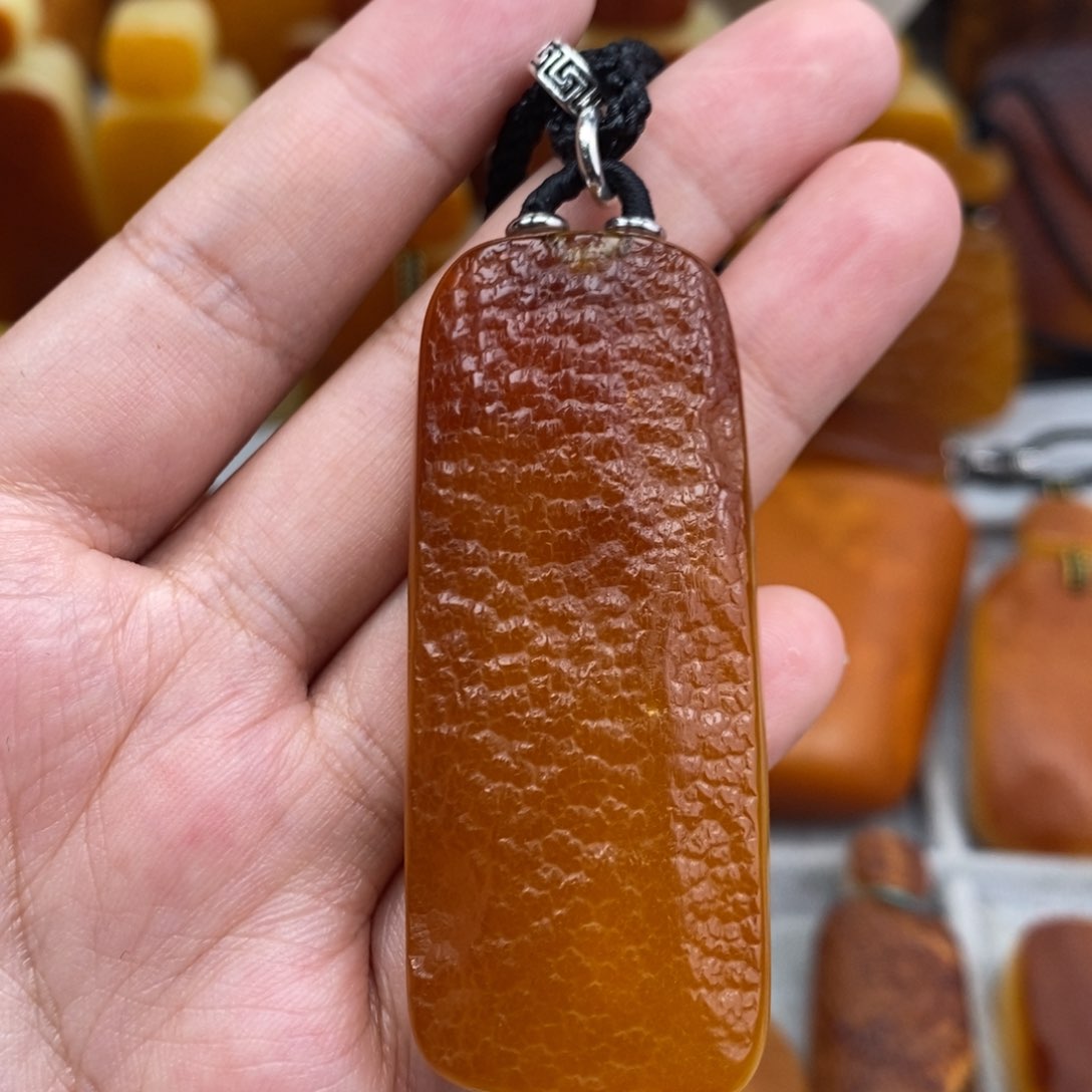 琥珀吊坠(赠链)未镶嵌