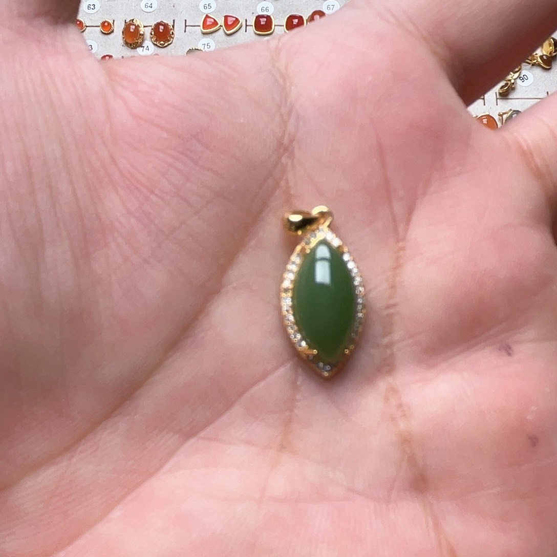 和田玉吊坠银S925镶嵌