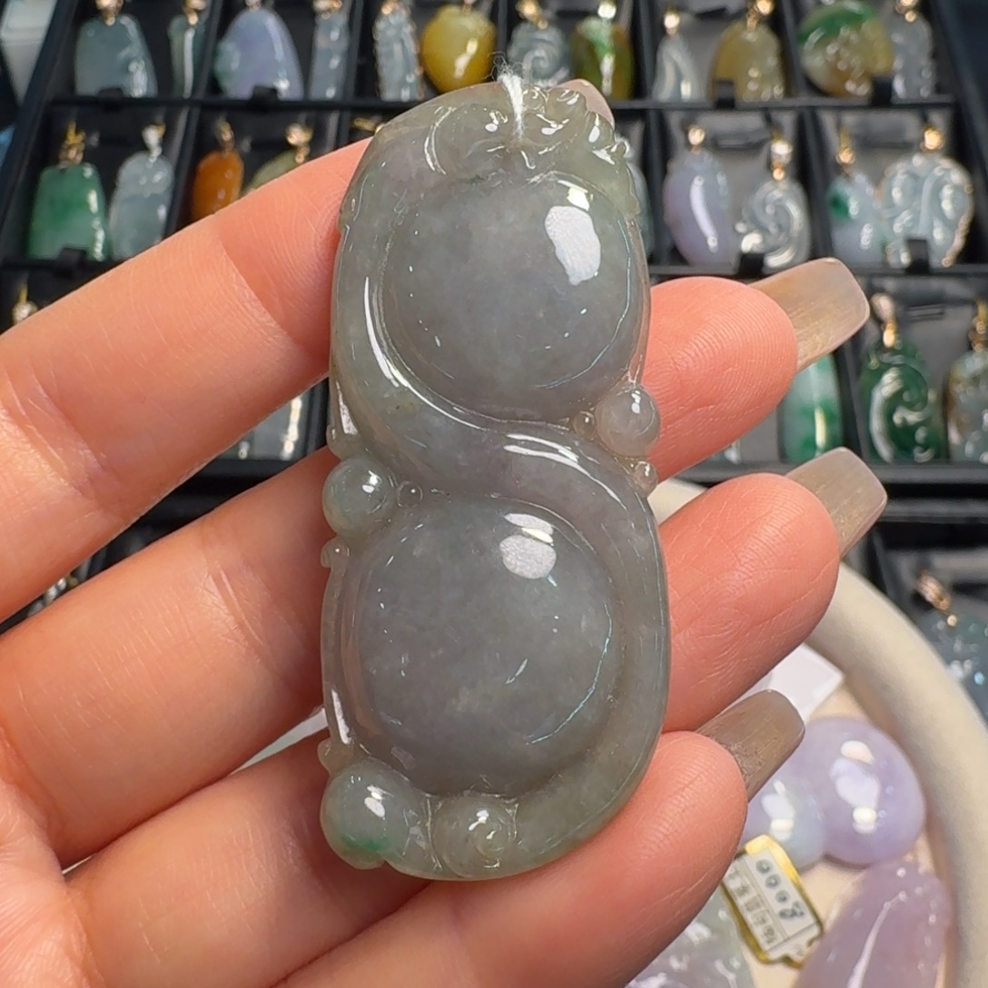 翡翠未镶嵌颈饰福贝