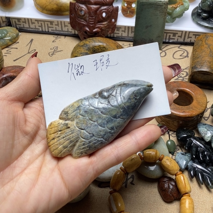 透闪石质玉手把未镶嵌