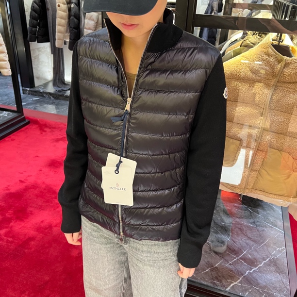未使用 MONCLER 蒙口女士羽绒针织拼接开衫 黑色前后羽绒 收腰版