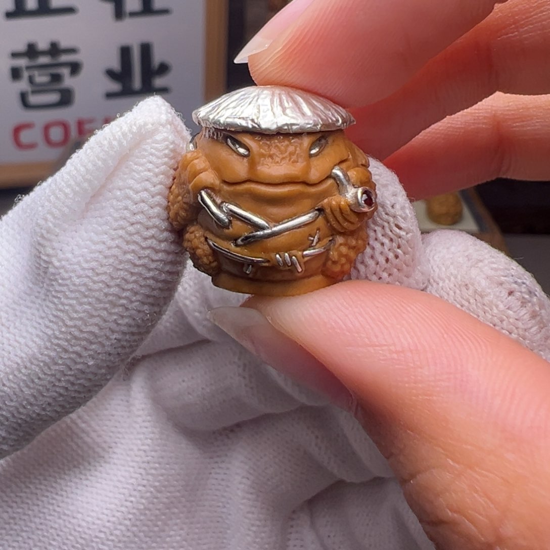 猴头核桃把件镶嵌款金蟾钓鱼18➕尺寸全品有正常封口线