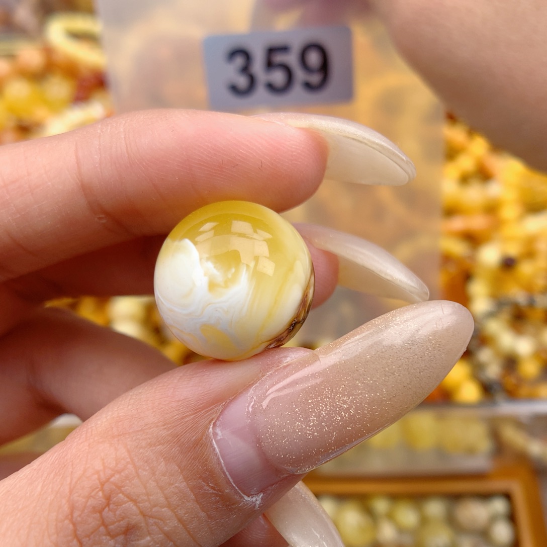 琥珀未镶嵌珠宝奇石