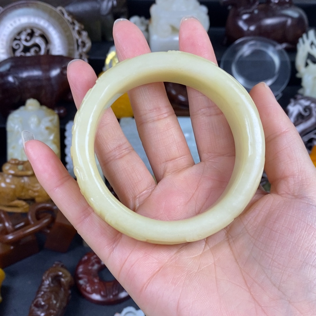 归***！和田玉未镶嵌颈饰