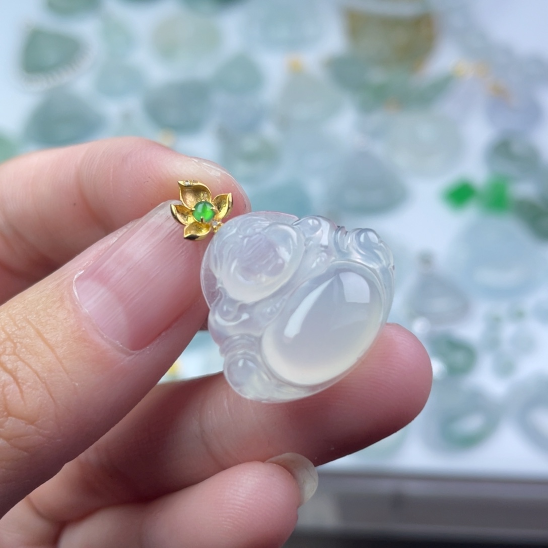 翡翠18K金镶嵌颈饰