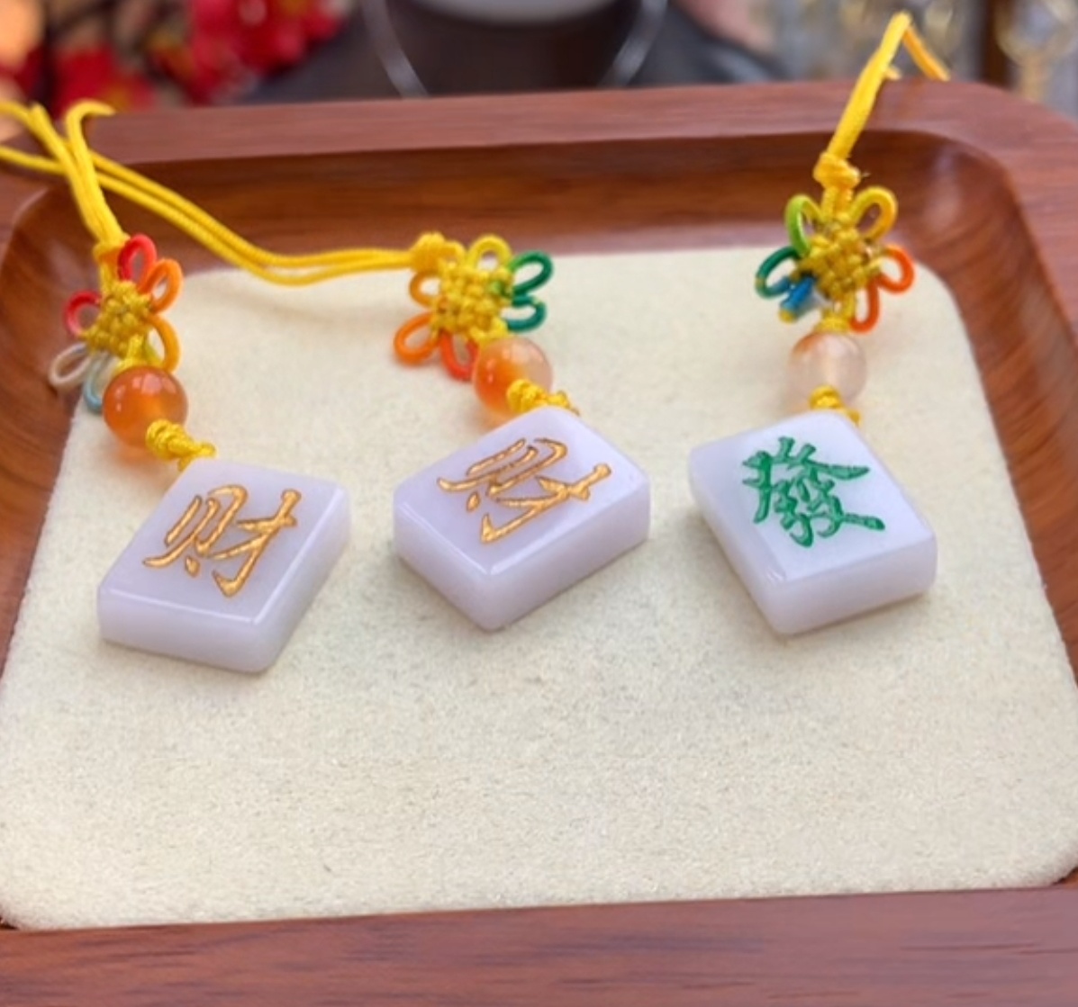 天然A货翡翠吊坠