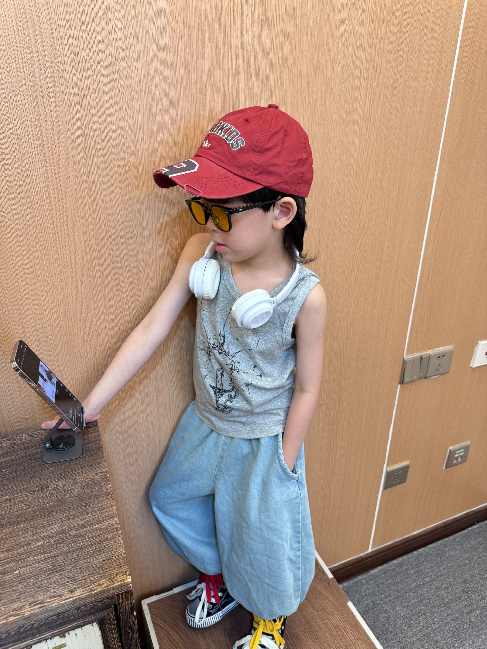 现令佳潮牌夏季儿童灰色休闲戴帽无袖背心上衣小童薄款宝宝2756