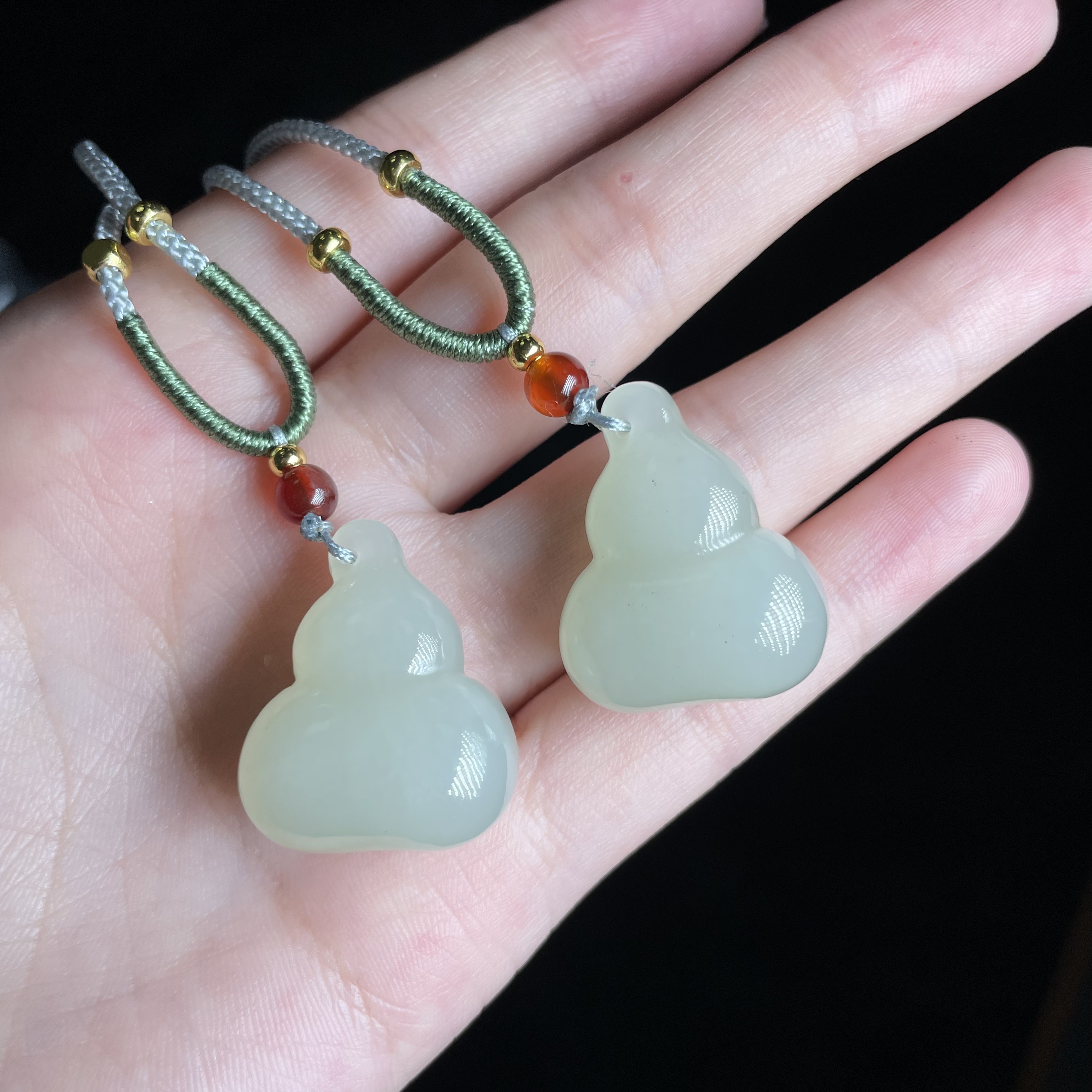 L【玉氏珠宝】和田玉葫芦吊坠-约25*20*12mm 多样性发一 CAN3380035