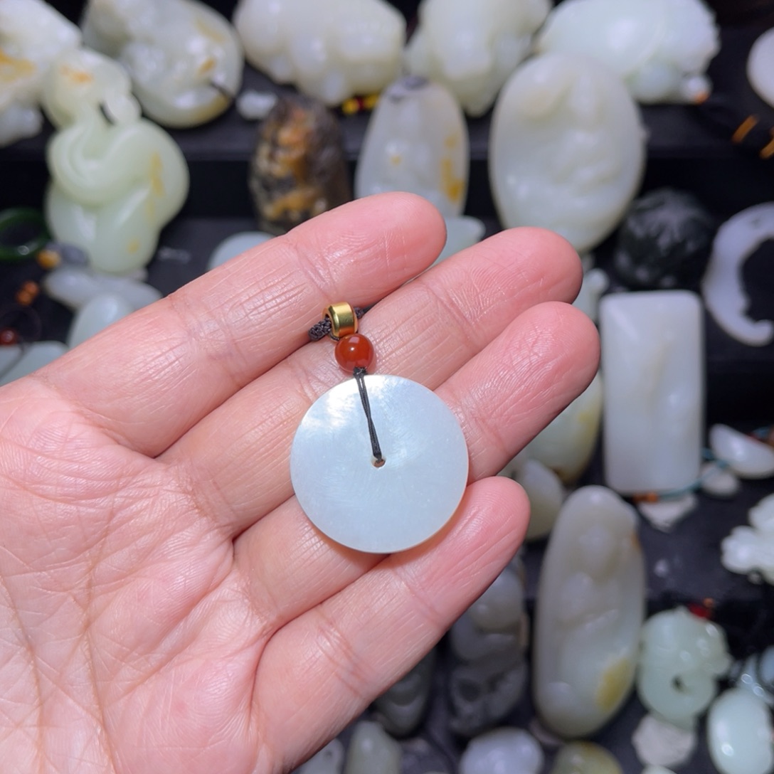 和田玉颈饰未镶嵌