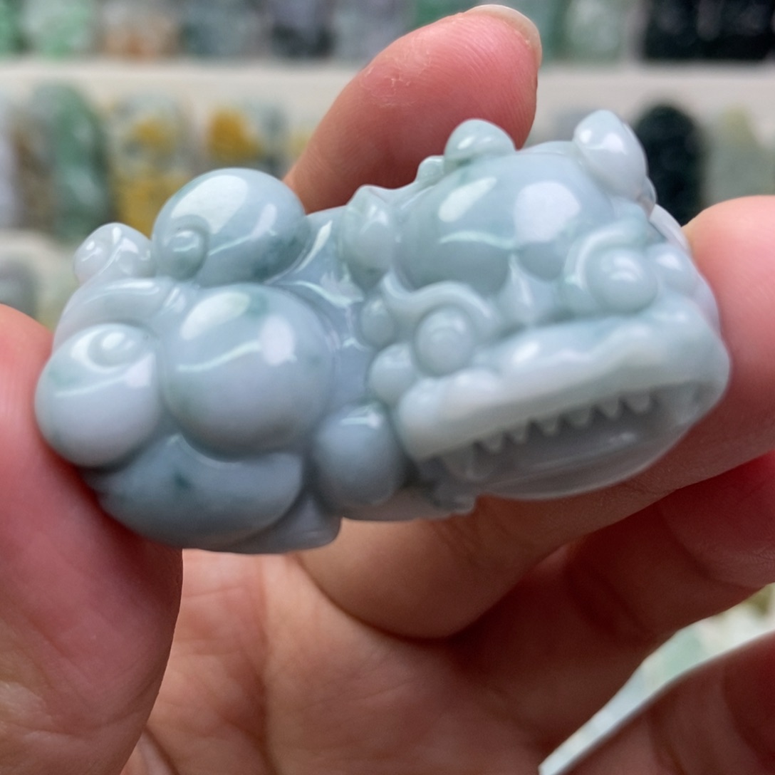 翡翠吊坠(赠链)未镶嵌