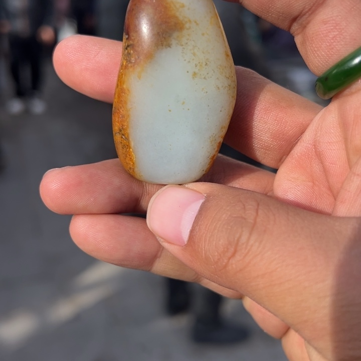 和田玉（糖玉）未镶嵌颈饰