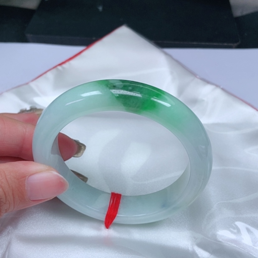 【闪购商品】翡翠手镯未镶嵌，