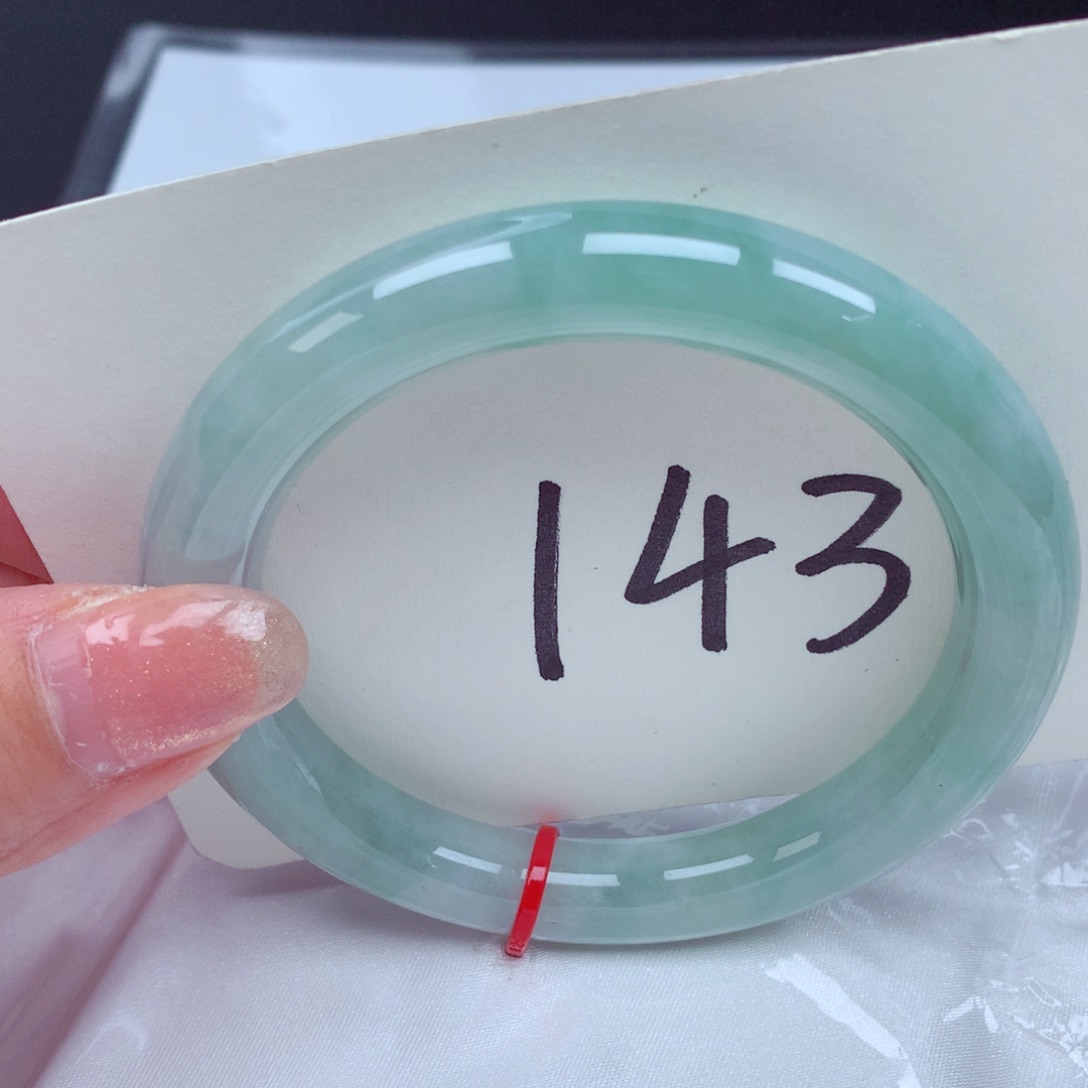 翡翠手镯未镶嵌翡翠