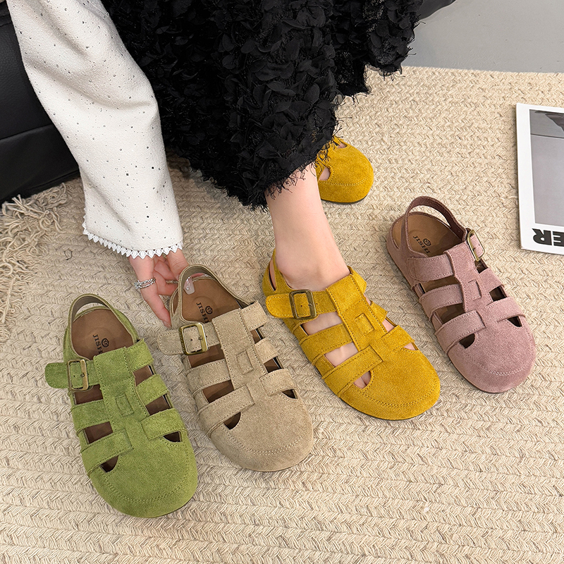 复古森系罗马凉鞋女2025夏季新款平底两穿镂空勃肯包头休闲猪笼鞋