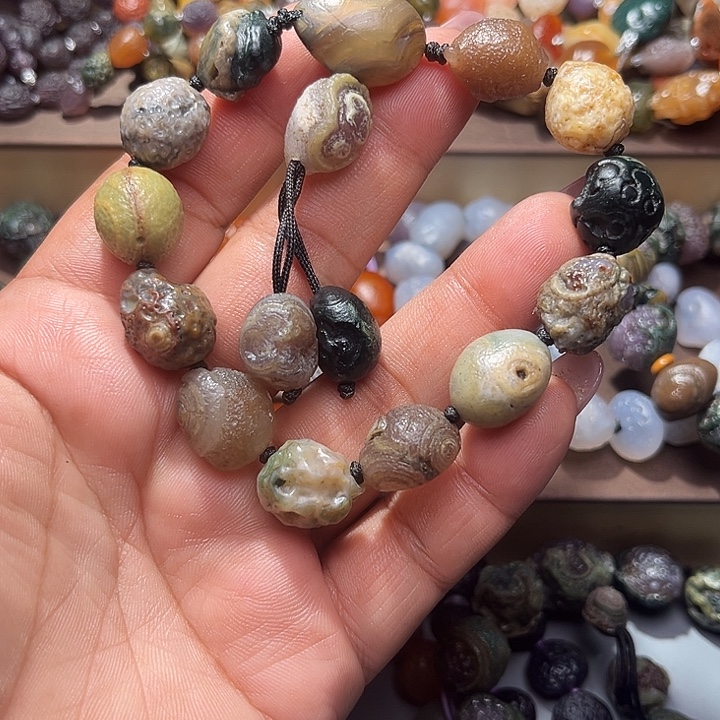 阿拉善彩玛瑙手串