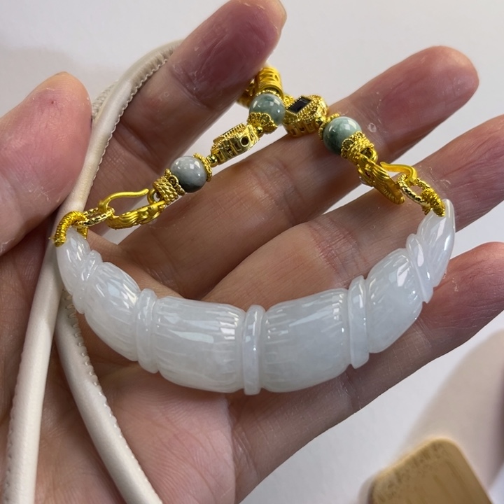 翡翠吊坠(赠链)未镶嵌代编织