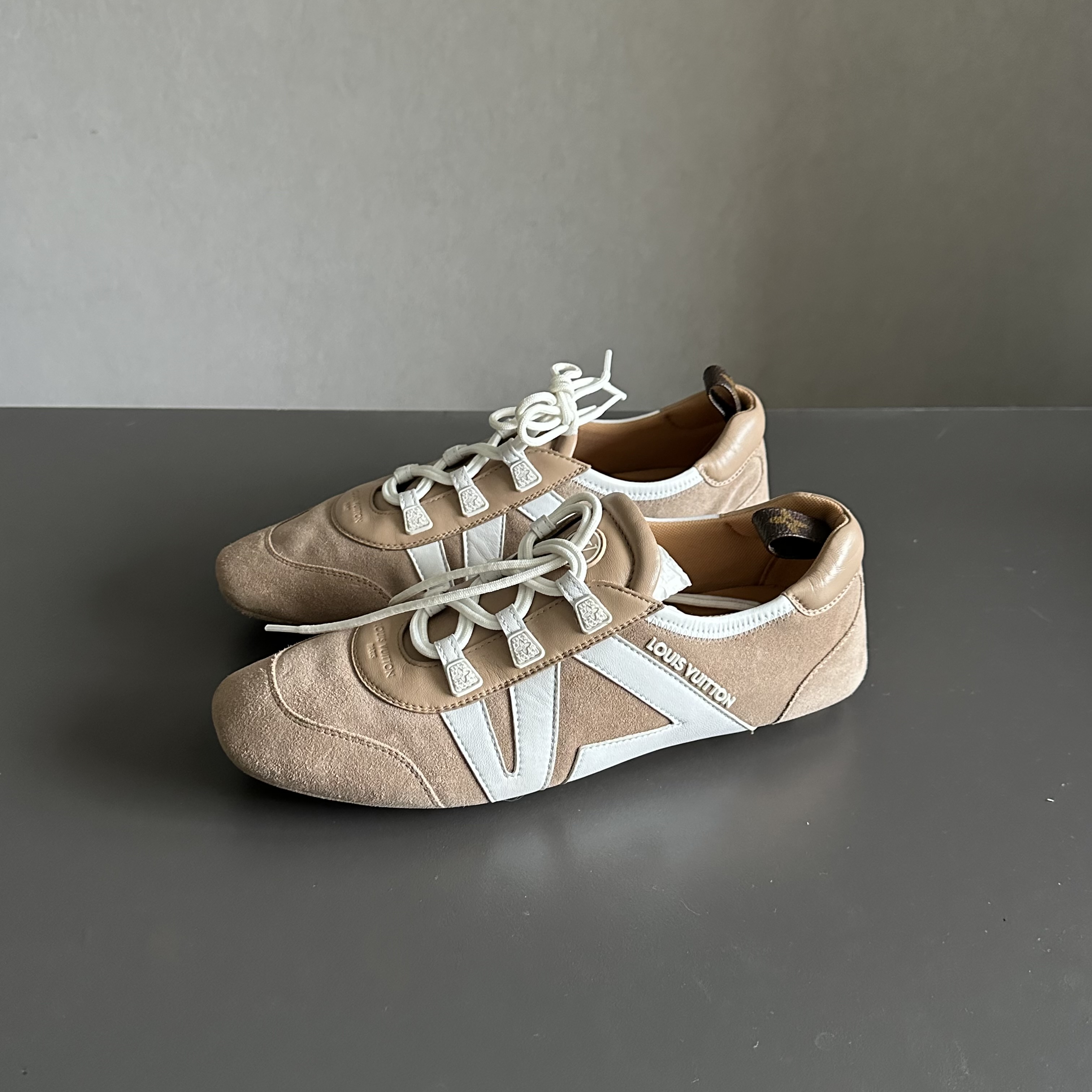 99新 LouisVuitton/路易威登 25ss新款sneakerina德训鞋 39码褐色