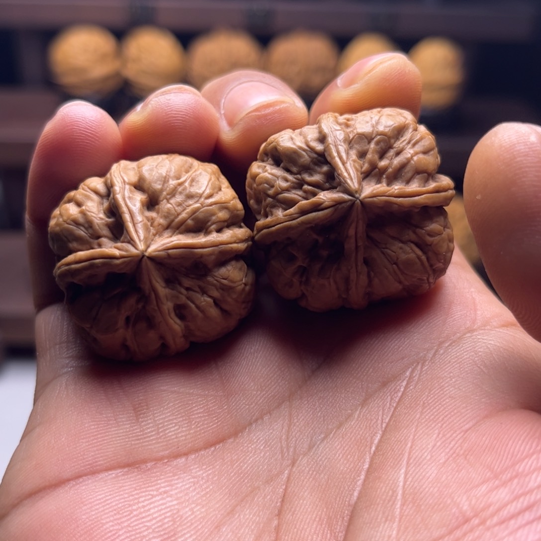 文玩核桃把件玉玲四棱