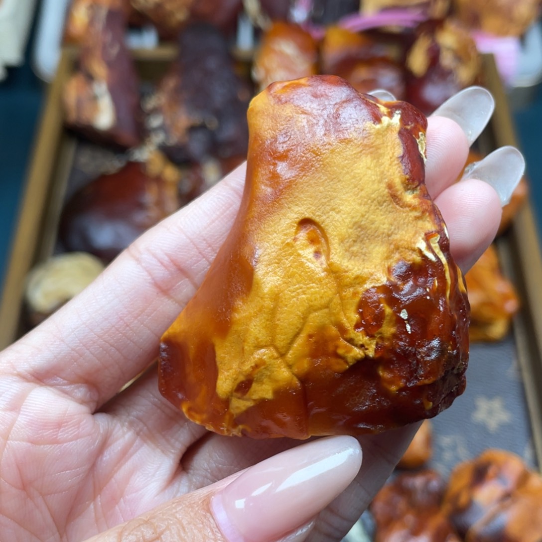 琥珀未镶嵌珠宝奇石