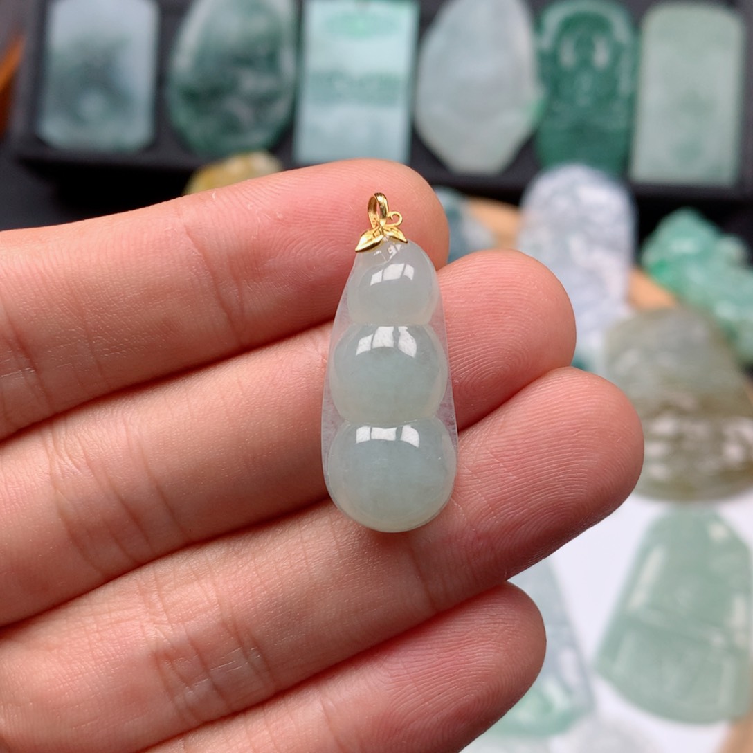 【闪购商品】翡翠颈饰未镶嵌福豆