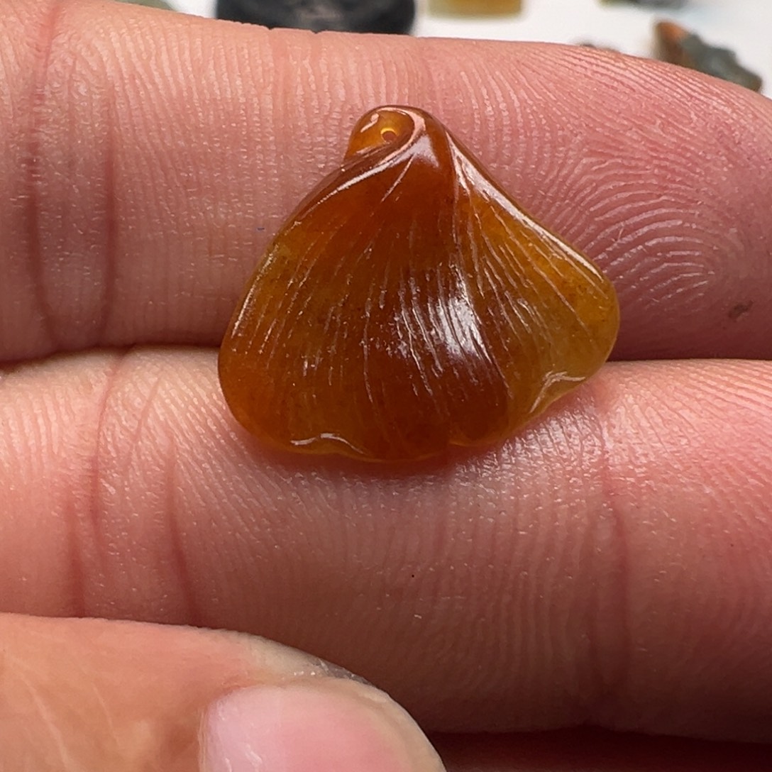 翡翠未镶嵌颈饰翡翠首饰