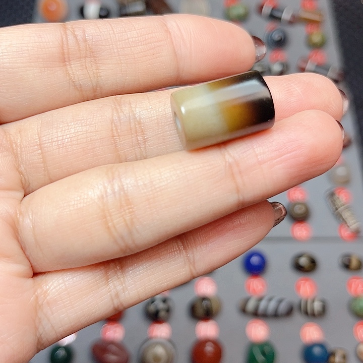 未镶嵌玛瑙/玉髓珠宝半成品魏***魏