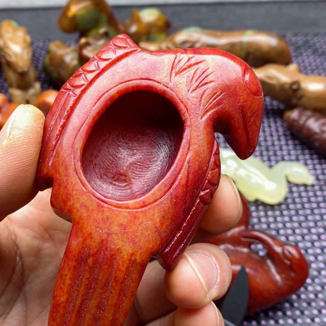 蛇纹石玉颈饰未镶嵌