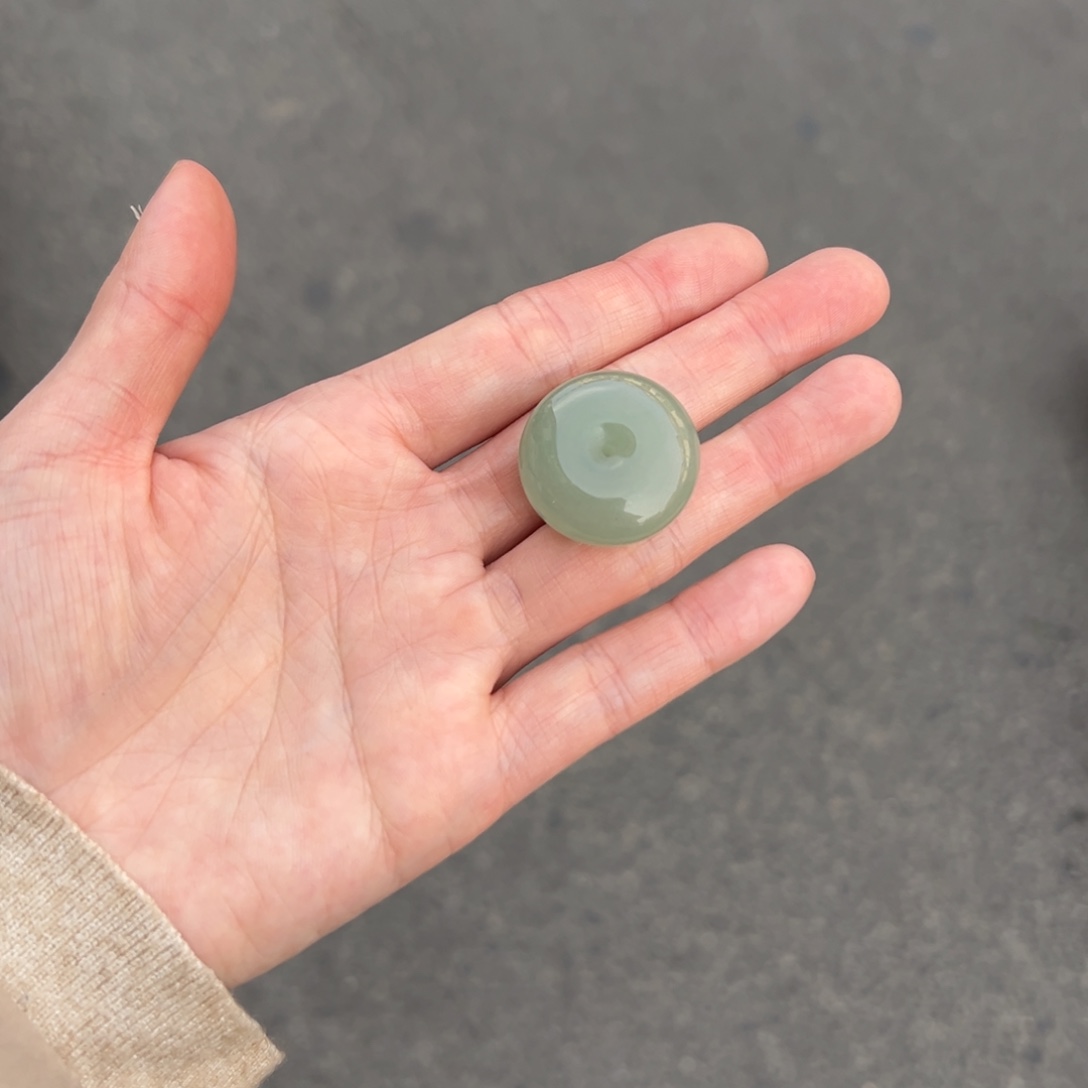 石英质玉未镶嵌颈饰