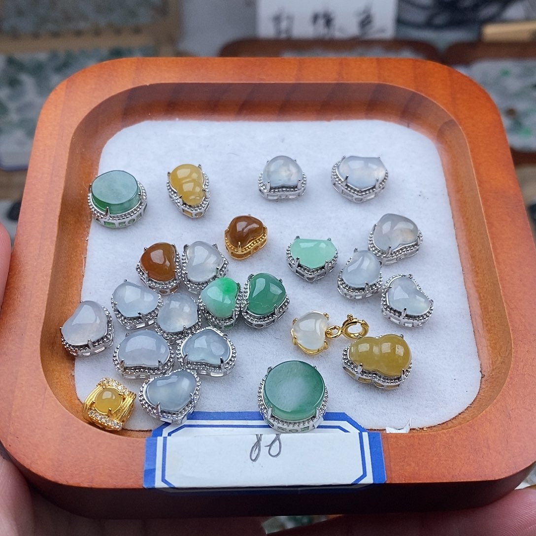 翡翠颈饰未镶嵌潘多啦1个