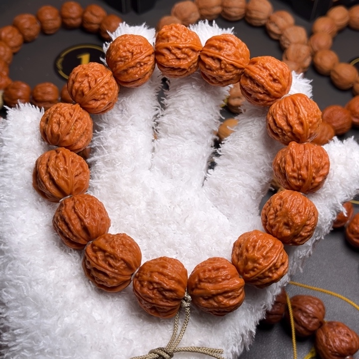 文玩核桃手串八棱