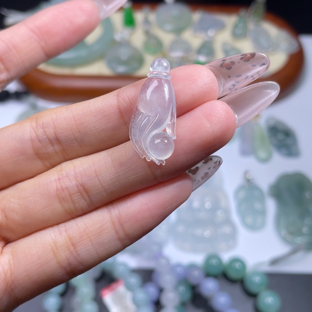 翡翠颈饰未镶嵌佛手