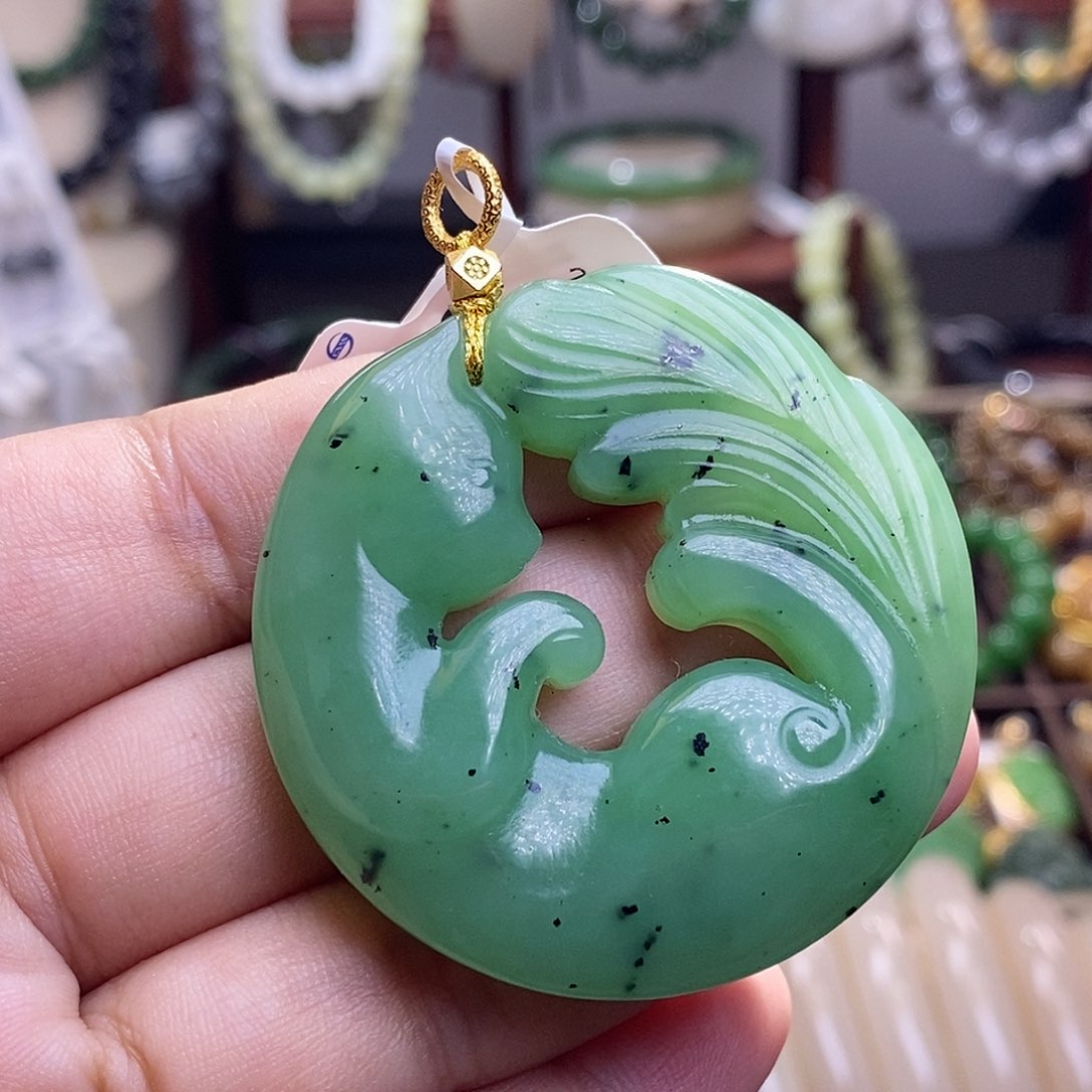 和田玉收藏级碧玉高冰苹果绿乌兰海凤九未镶嵌