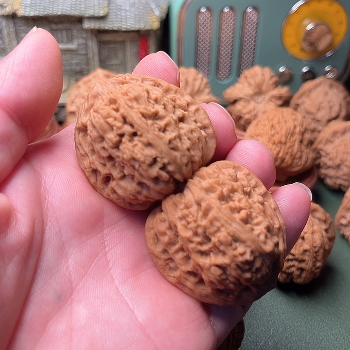 文玩核桃把件三角南将石