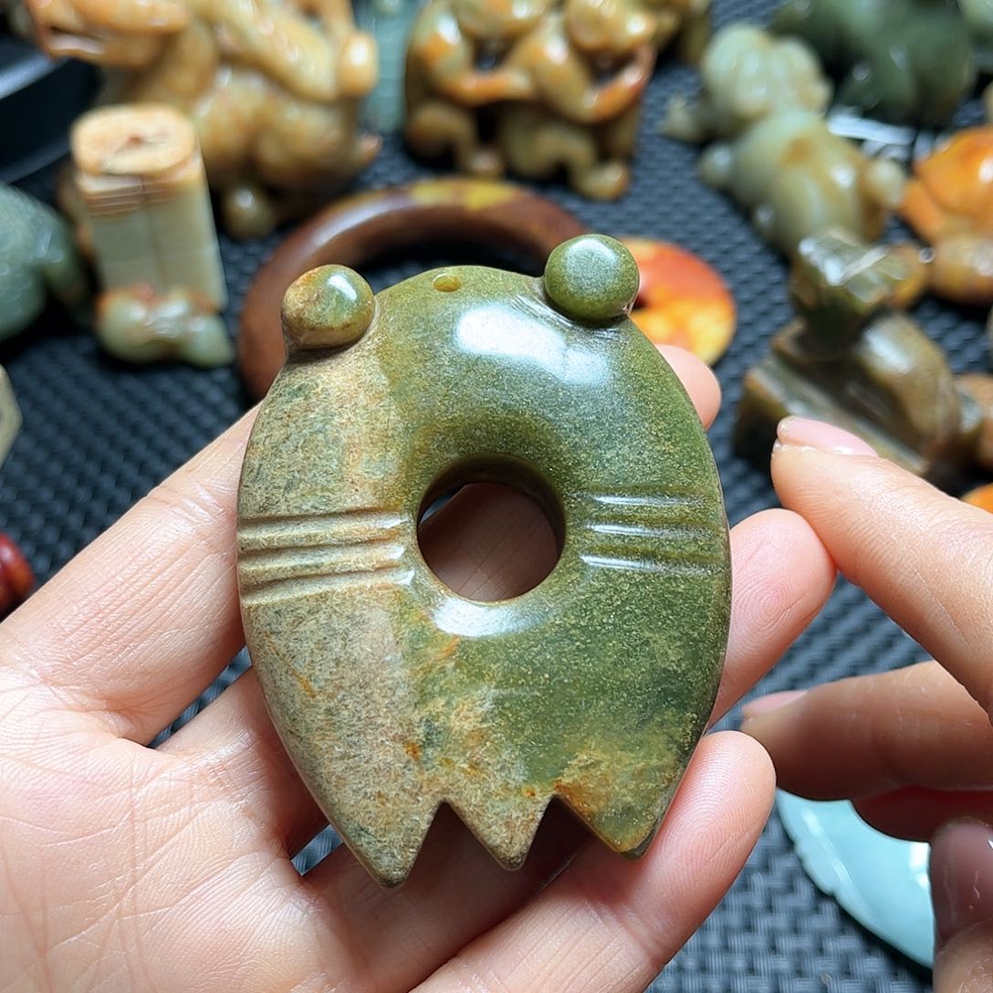 白玉菩提吊坠摆件