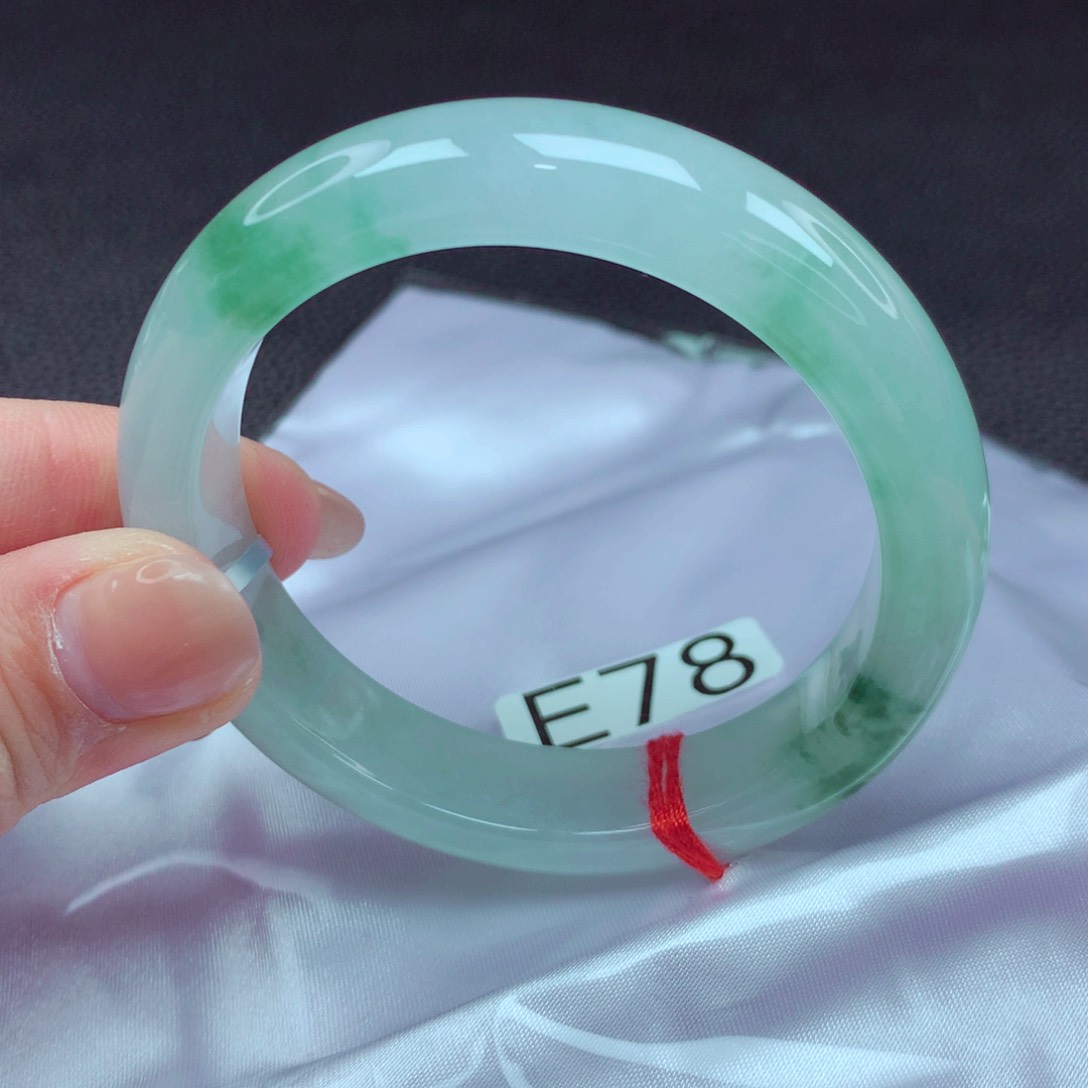 翡翠手镯未镶嵌手镯88