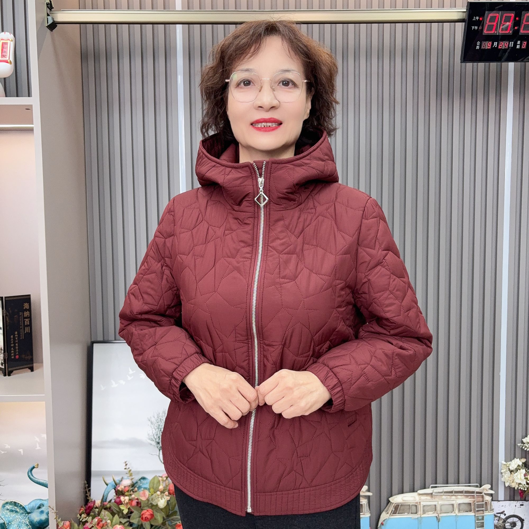 【LU-JIE 2588】妈妈装中老年女装优雅女人秋冬五角星轻便二棉服