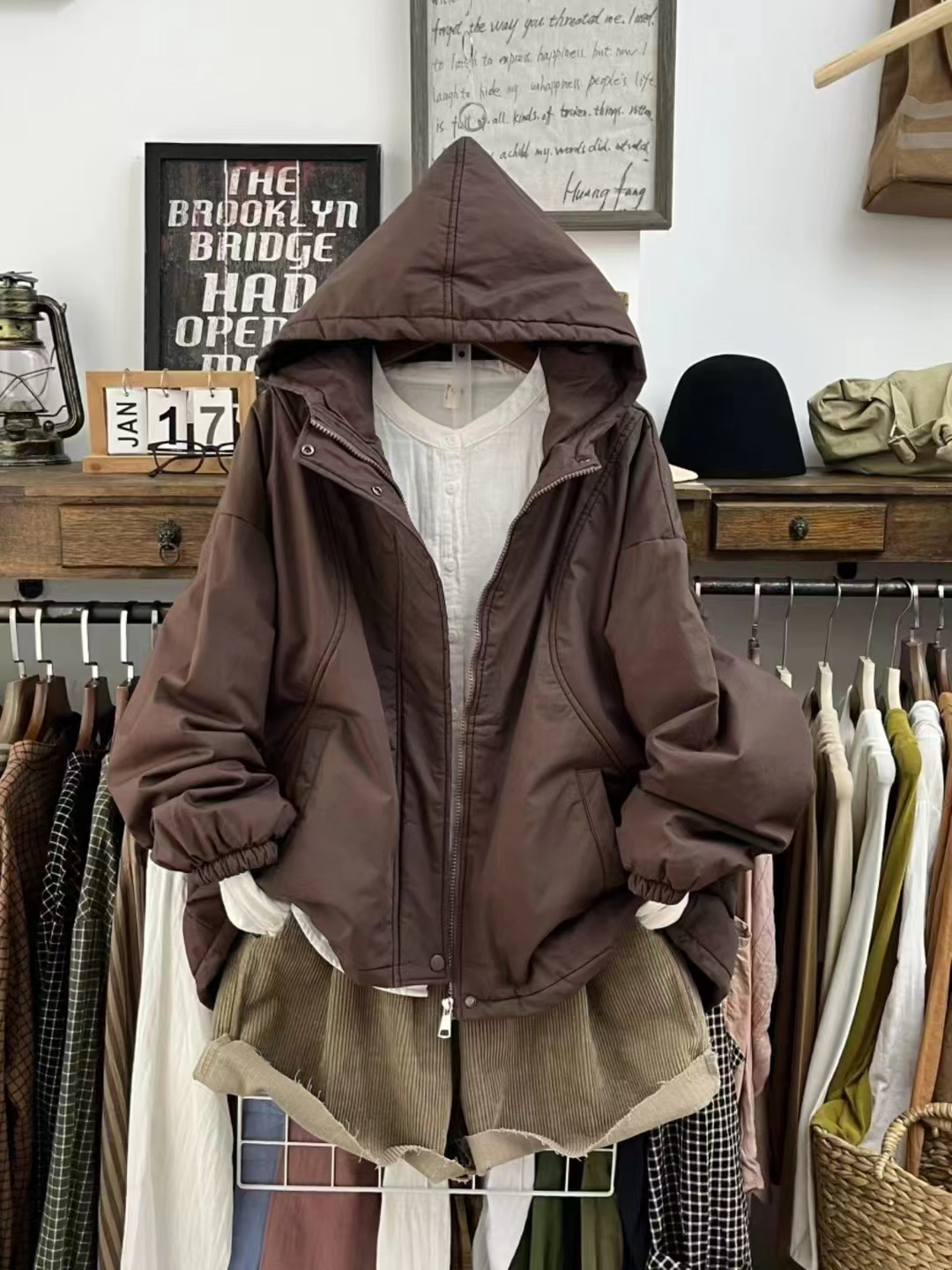 欧货连帽线条设计百搭宽松收绳设计纯色休闲棉服