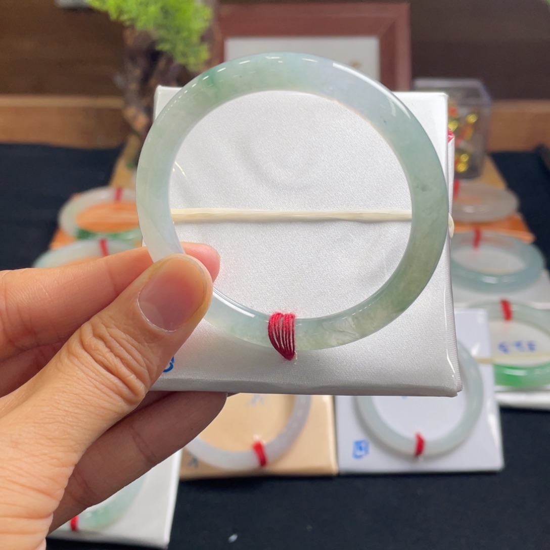 翡翠手镯未镶嵌51.7叮当