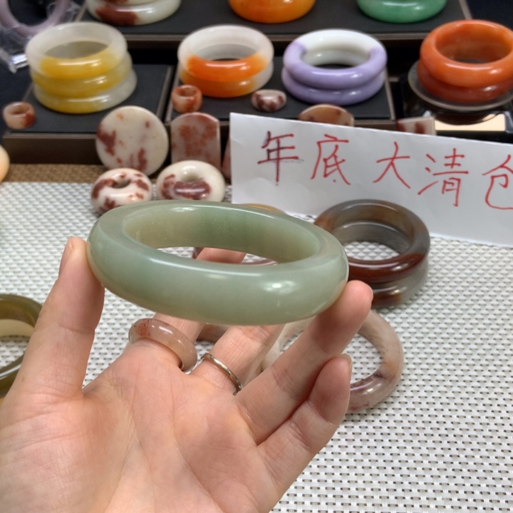 石英质玉未镶嵌手镯