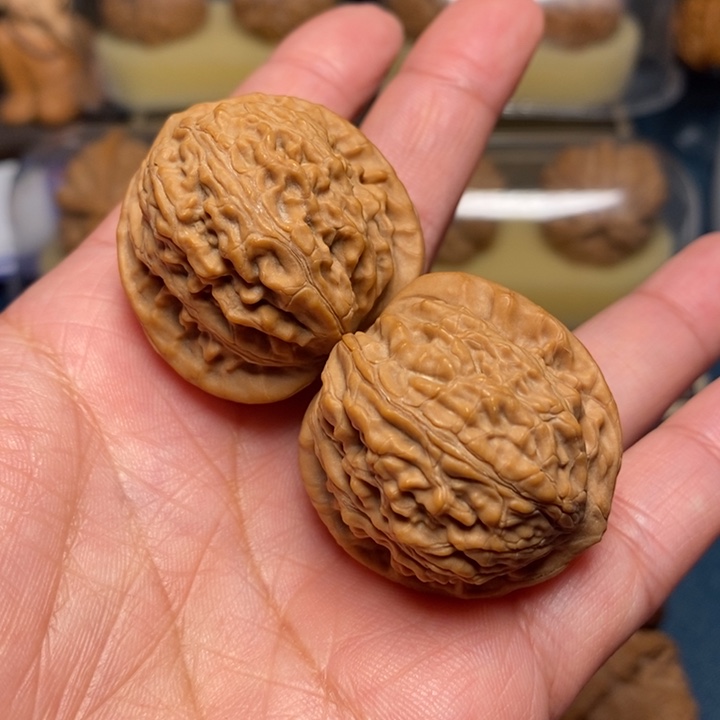 【闪购商品】文玩核桃把件七步沟