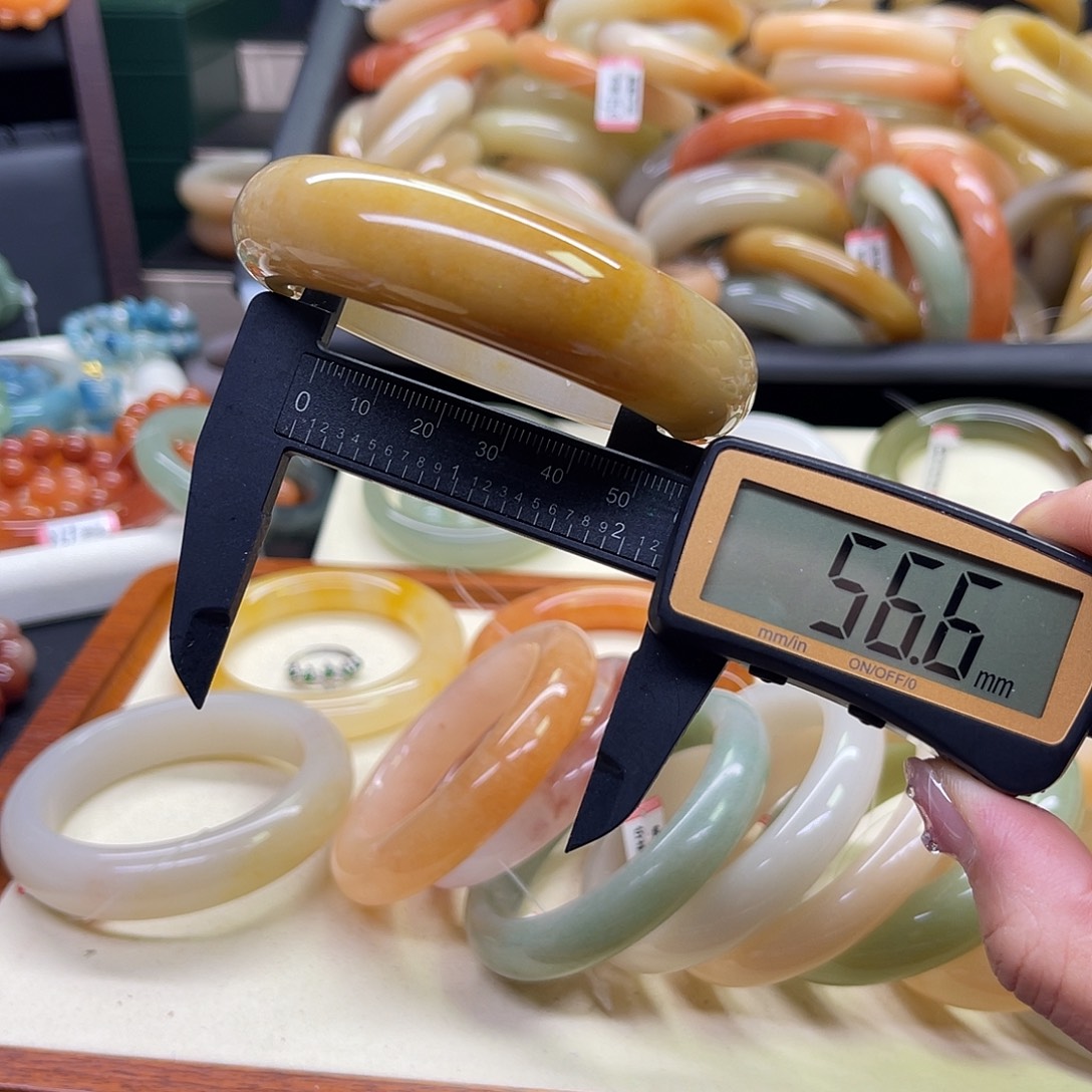 石英岩玉未镶嵌手镯10号