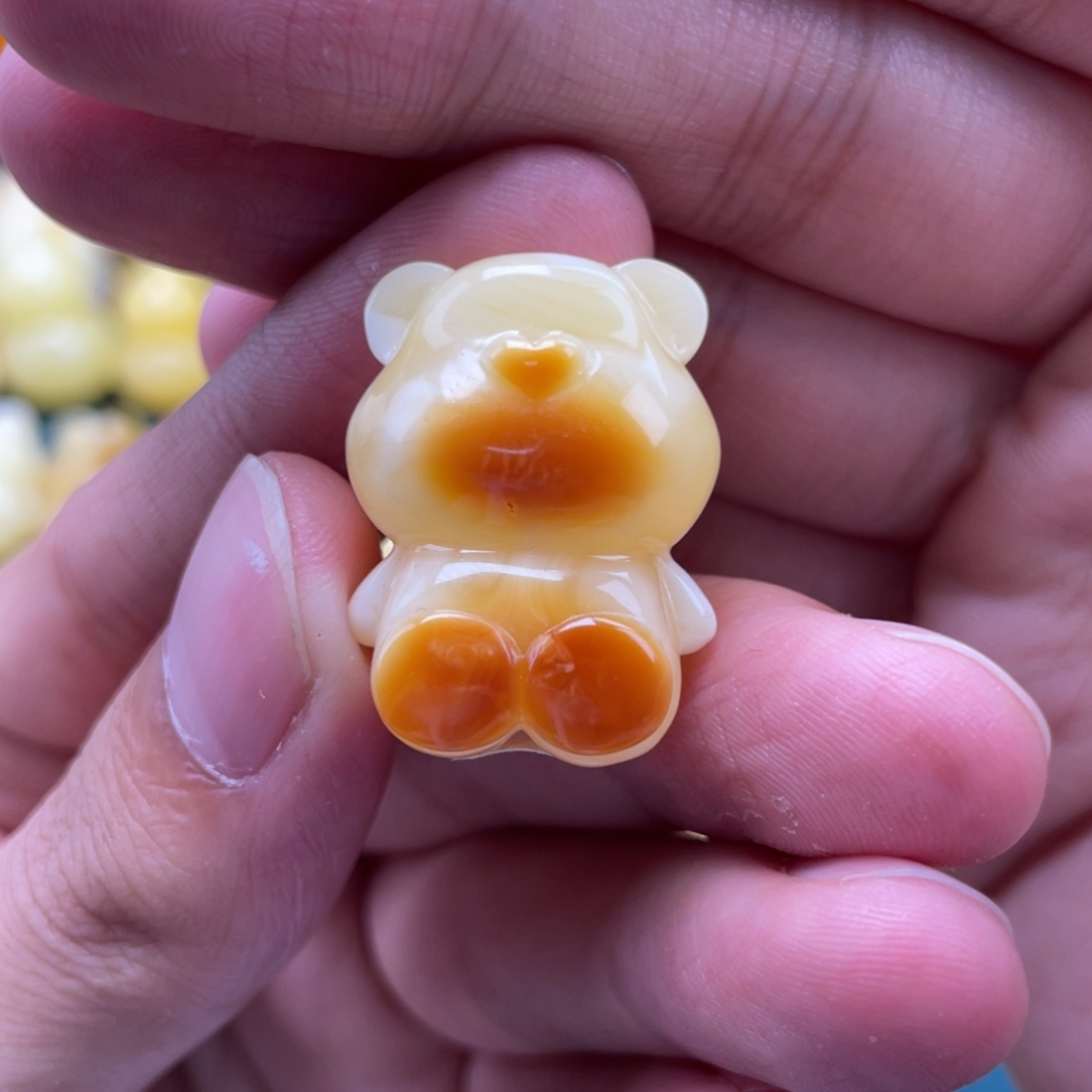 王***军琥珀未镶嵌裸石蜜蜡