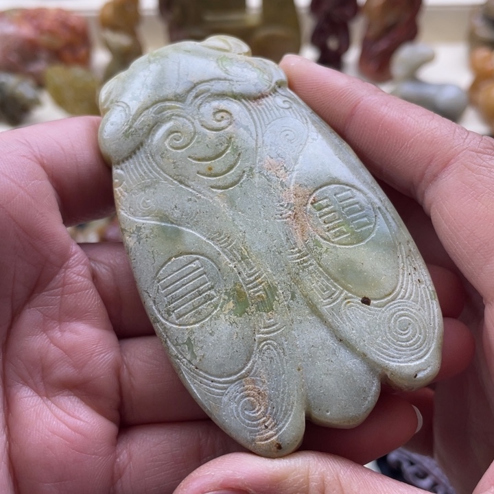 蛇纹石玉未镶嵌颈饰