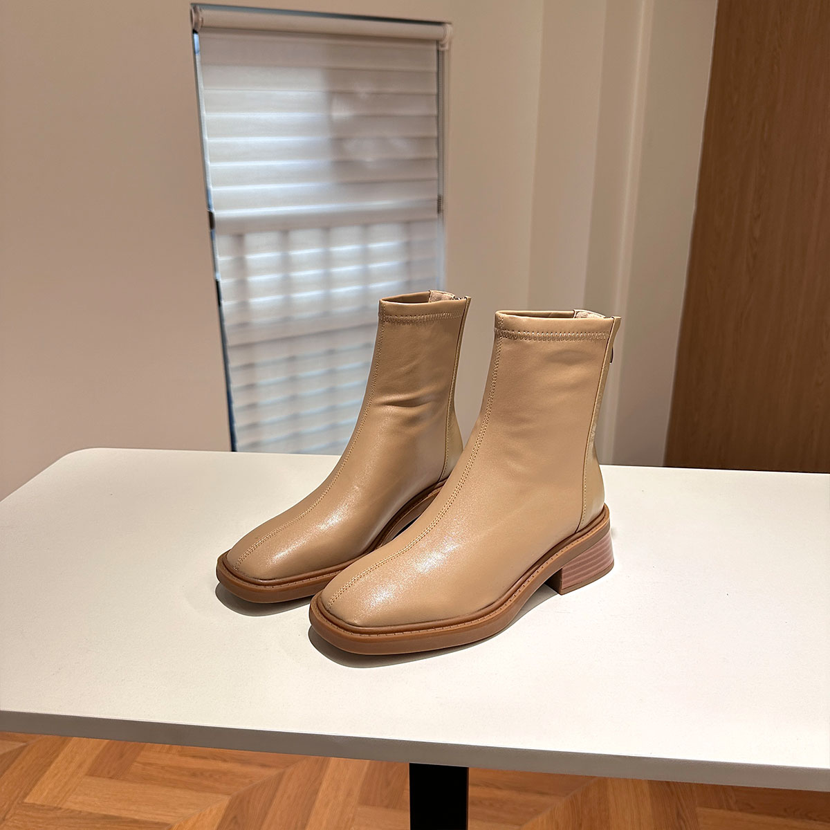 【静静老板娘】韩版女靴粗跟靴粗跟短靴秋冬加绒女后拉链英伦6138