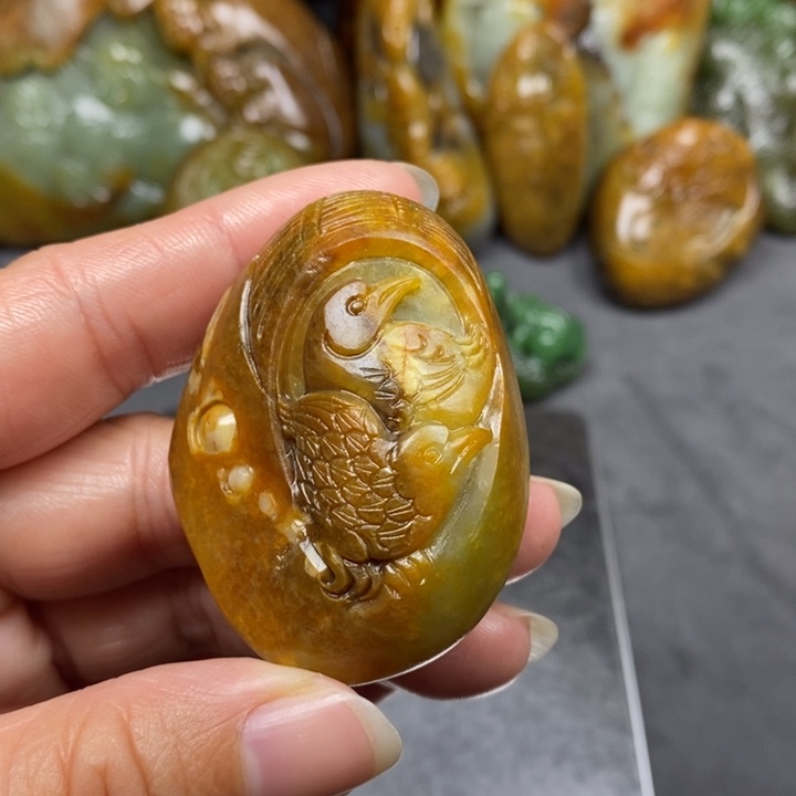 和田玉未镶嵌把件