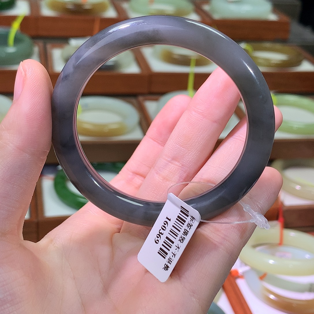 和田玉未镶嵌手镯52