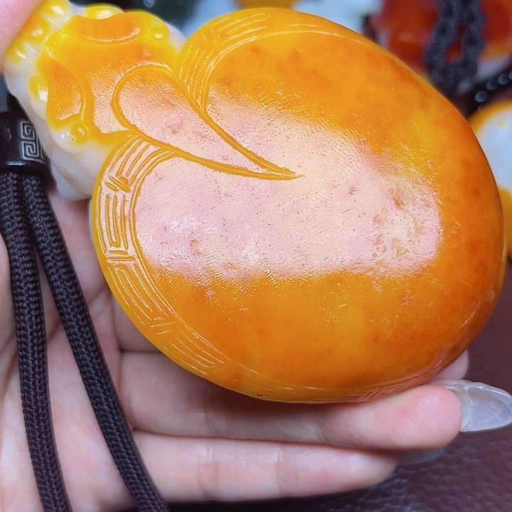 和田玉未镶嵌颈饰董*青